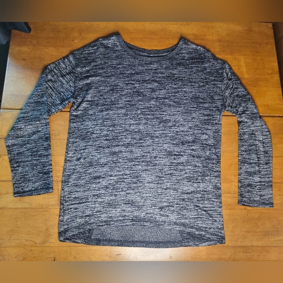 Tahari Womens Sweater Medium Gray/black Pullover Long Sleeve Round Neck Soft - Picture 1 of 7